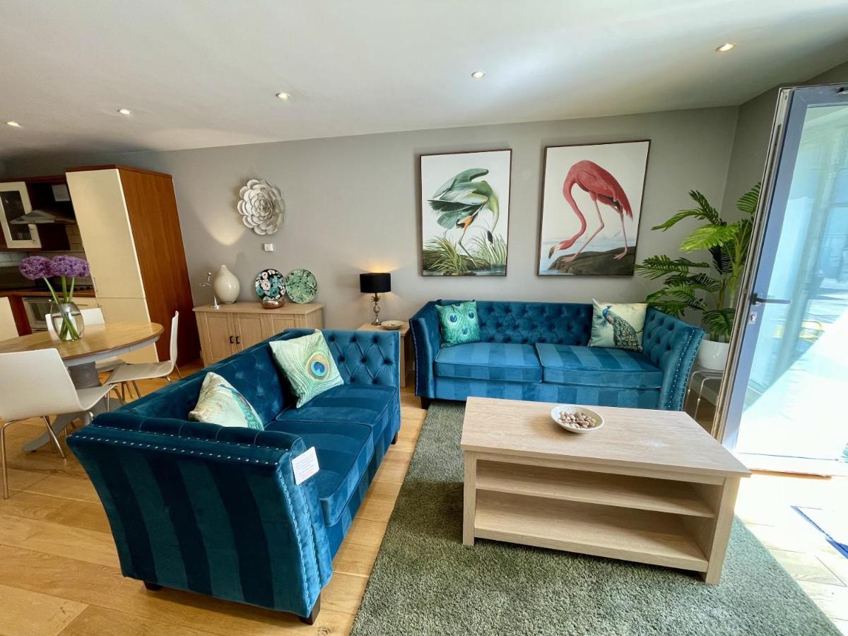 Stunning 2-Bed Town Centre Apartment - Hosted By Hutch Lifestyle Leamington Spa Eksteriør bilde