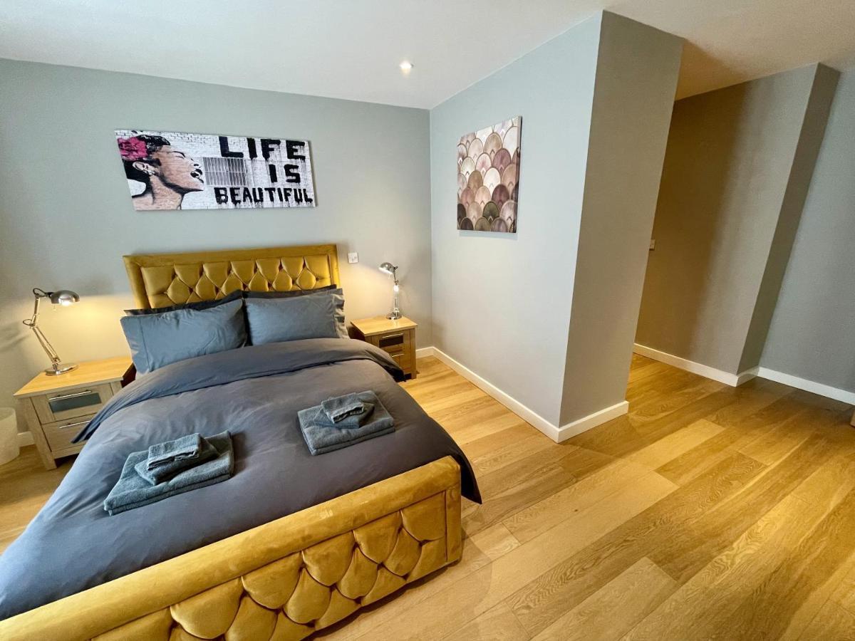 Stunning 2-Bed Town Centre Apartment - Hosted By Hutch Lifestyle Leamington Spa Eksteriør bilde