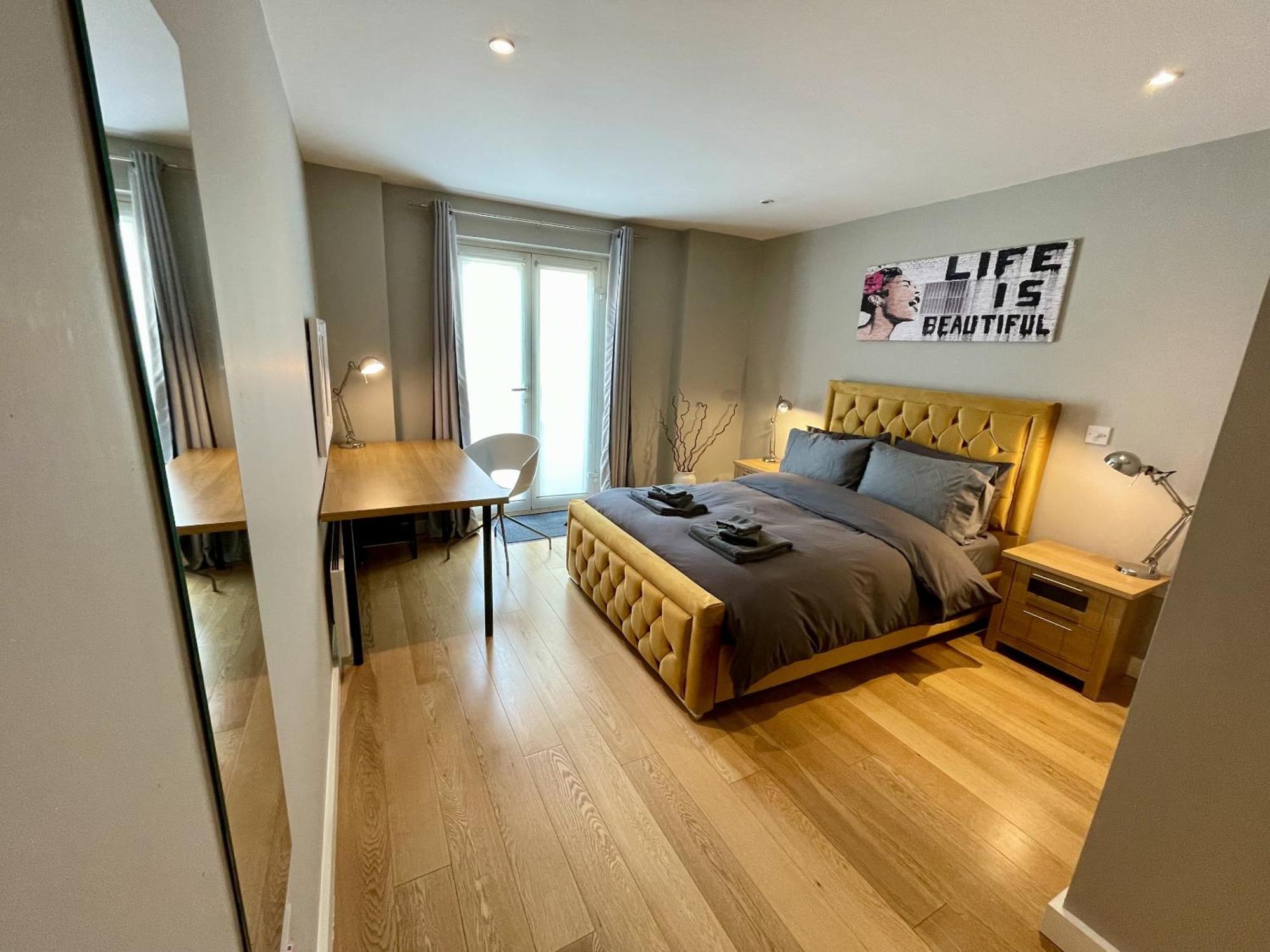Stunning 2-Bed Town Centre Apartment - Hosted By Hutch Lifestyle Leamington Spa Eksteriør bilde